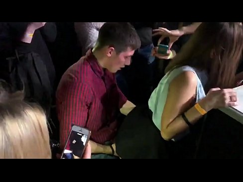 ❤️ একটি রাশিয়ান নাইটক্লাবে বাস্তব যৌনতা। মলদ্বার এবং যোনি মধ্যে 18 বছর বয়সী রাশিয়ান মেয়ে একটি নাইটক্লাবে fucked আমাদের কাছে bn.ttsex.ru ❌